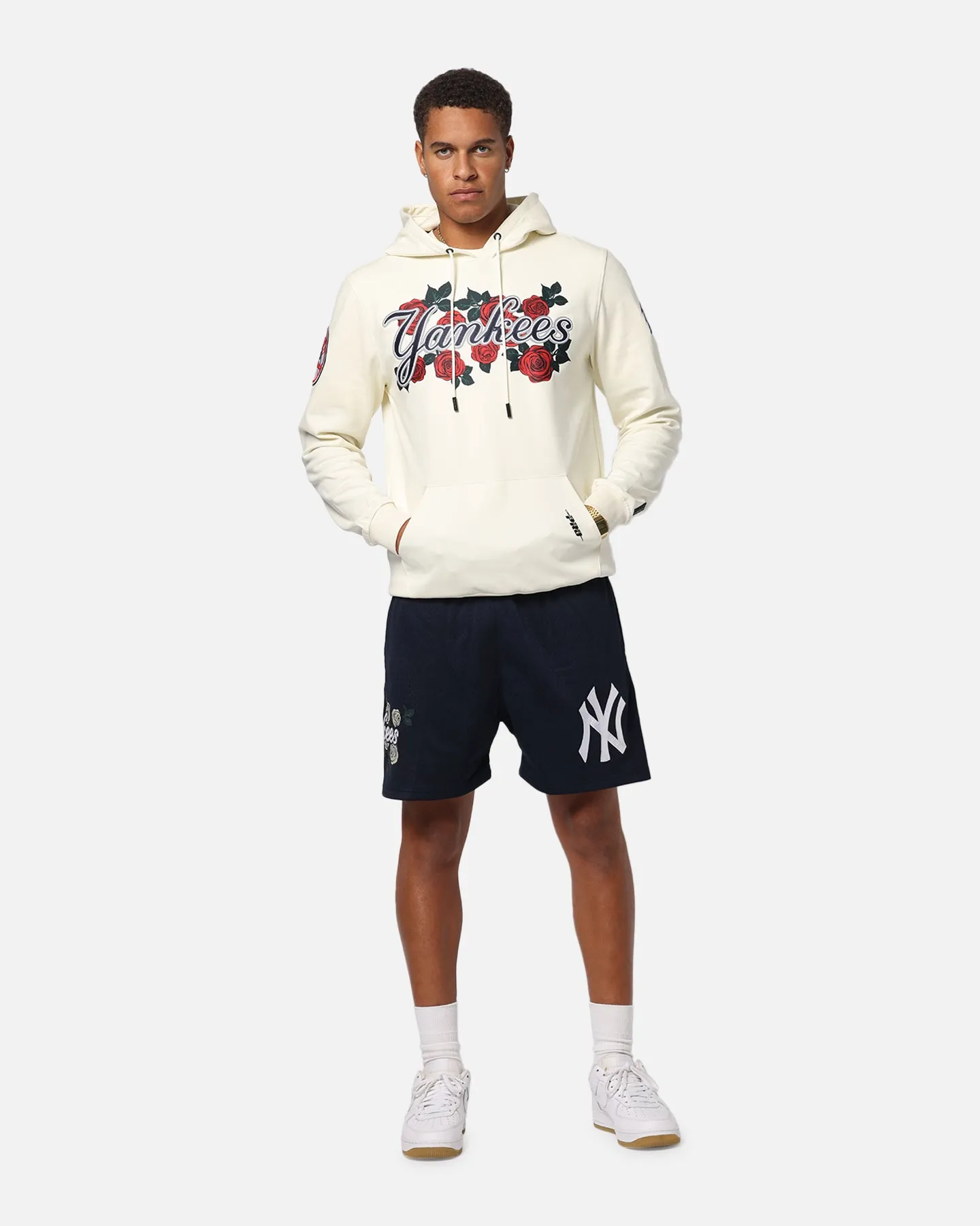 Pro Standard New York Yankees Roses Pullover Hoodie Eggshell