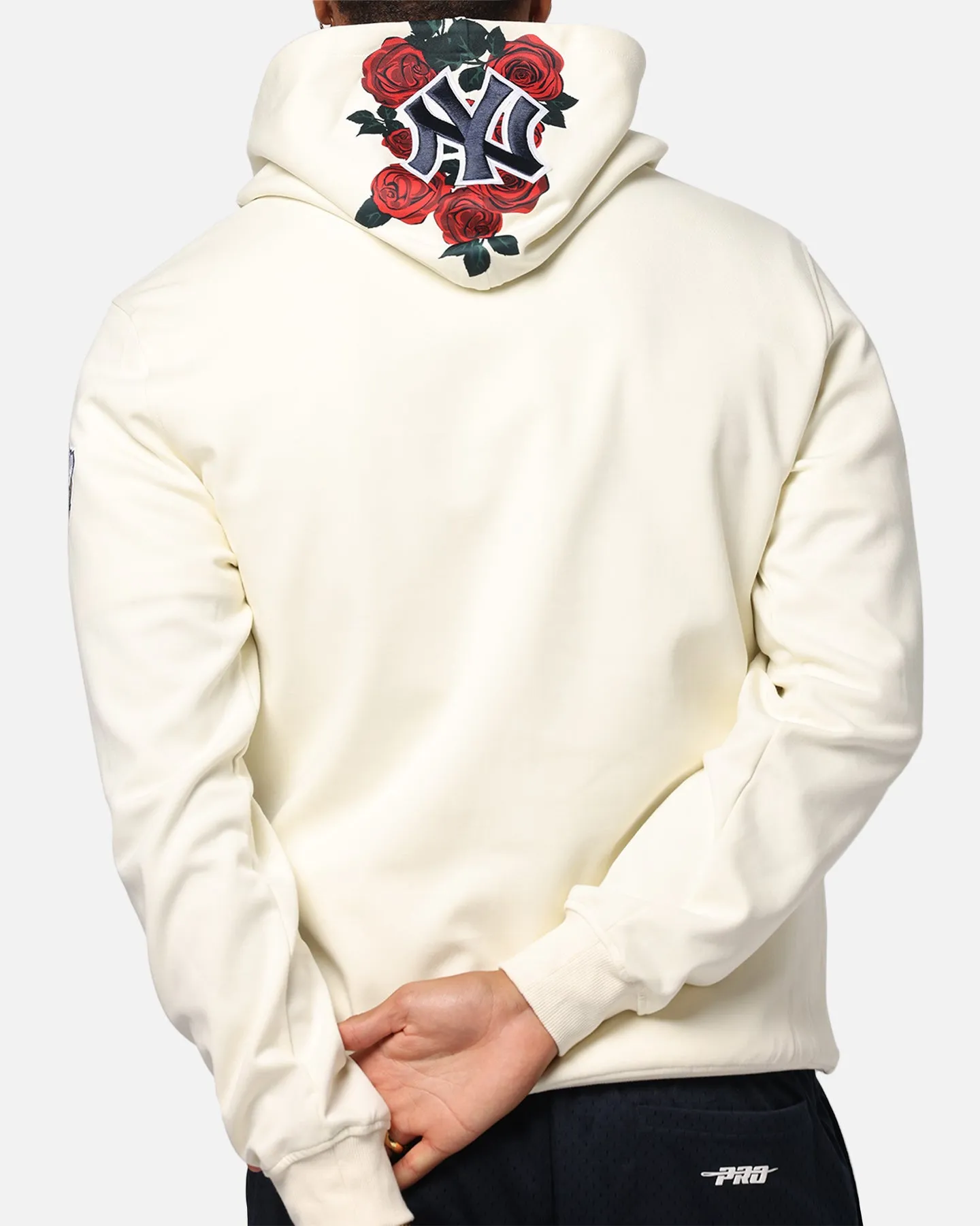 Pro Standard New York Yankees Roses Pullover Hoodie Eggshell